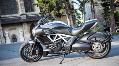 Mantenimiento y accesorios Ducati 1200 Diavel B Carbon ABS 