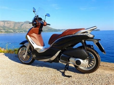 Piaggio Beverly 300 RST IE maintenance and accessories