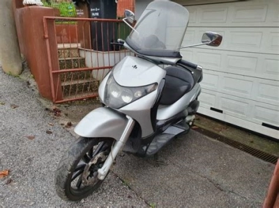 Piaggio Beverly 400 IE maintenance and accessories