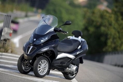 Piaggio MP3 250 maintenance and accessories