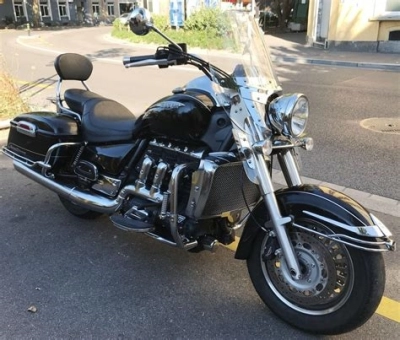 Triumph Rocket III 2300 maintenance and accessories