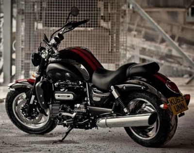 Triumph Rocket III 2300 D Roadster  maintenance and accessories