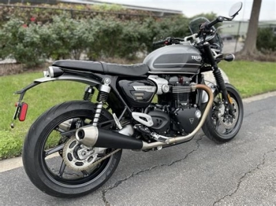 Triumph Speed Twin 1200 maintenance and accessories