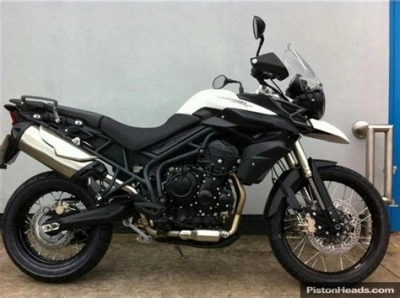Triumph Tiger 800 XC maintenance and accessories