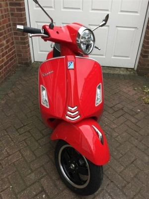 Vespa GTS 300 HPE IE K Supertech ABS  maintenance and accessories