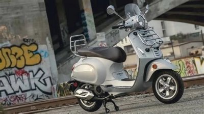 Vespa Primavera 150 F Touring ABS  maintenance and accessories