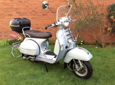 Vespa PX 125 maintenance and accessories