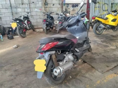 Yamaha YP 250 R 9 X-max  maintenance and accessories
