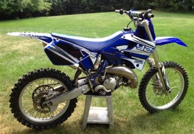 Yamaha YZ 125 maintenance and accessories