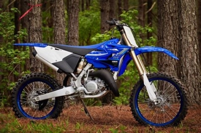 Yamaha YZ 125 maintenance and accessories