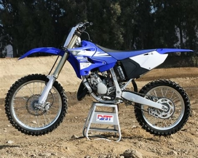 Yamaha YZ 125 LC maintenance and accessories