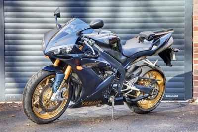 Yamaha YZF R1 SP maintenance and accessories