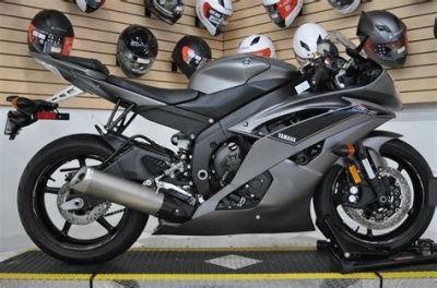 Yamaha YZF R6 A Champion Edition  maintenance and accessories